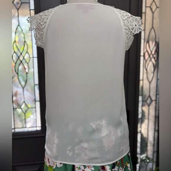 Philosophy Light Ivory Lace Cap Sleeve Pleated Neckline Blouse | Size M - Picture 3 of 8